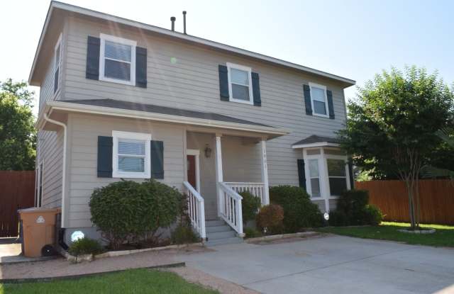4 Bedroom in Hip East Austin- Avail August- 1801 Clifford photos photos
