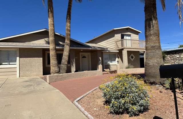 1422 E Yucca Street photos photos