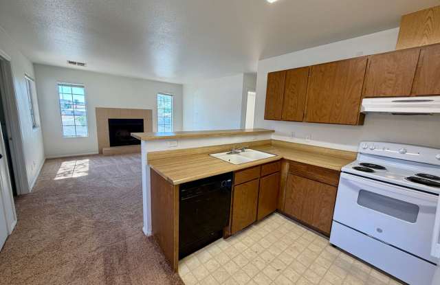 Gated community, 2 bedroom condo in SE Las Vegas Gallery 4