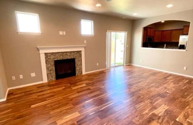 Newer home in a great subdivision near Pine Nursery! Gallery 3