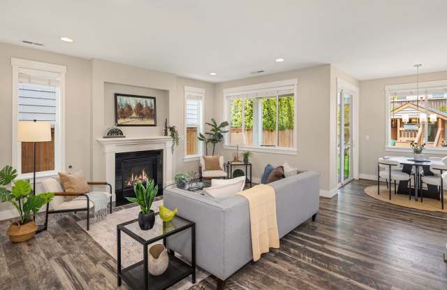 4Bd/2.25Ba Duvall Home Gallery 4