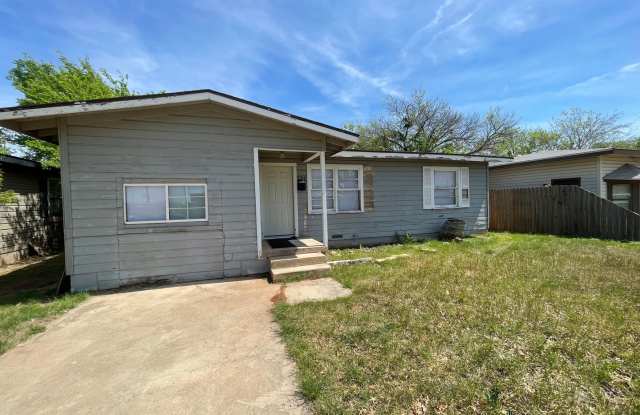 4 bedroom, 1.5 baths photos photos