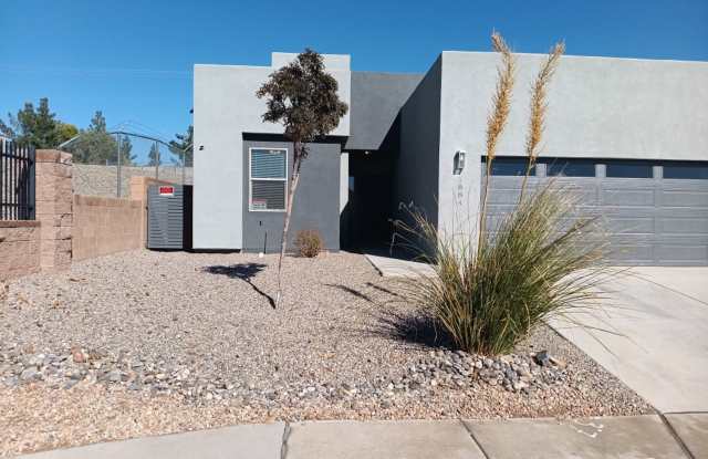 Newly-renovated 3 bedroom, 2 bathroom in Los Lunas! All new appliances! HUGE yard! Showings available NOW! - 1884 Camino Rustica SW, Los Lunas, NM 87031