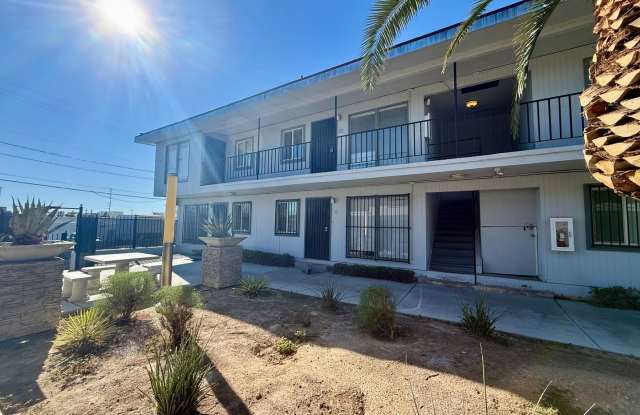Downtown Las Vegas 2-Bedroom Condo Gallery 1