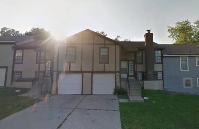 10902 Mckinley Drive - 10902 Mc Kinley Avenue, Kansas City, MO 64134