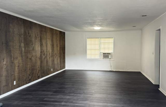 151 Iron Bridge Rd Gallery 3