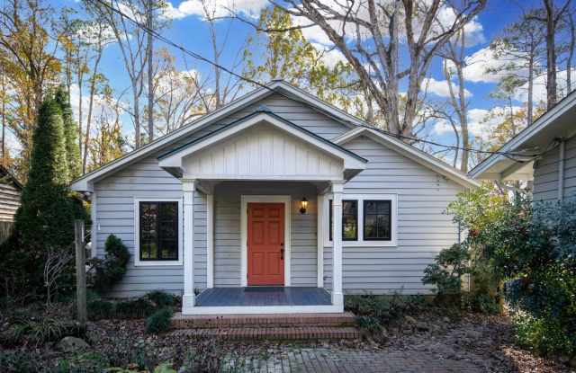 Adorable 1 Bed, 1 bath cottage available late July - Amazing Location! photos photos