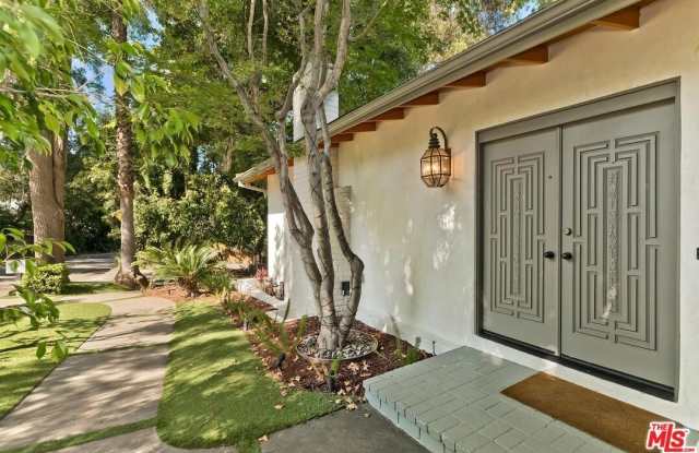 7586 Woodrow Wilson Dr Gallery 4