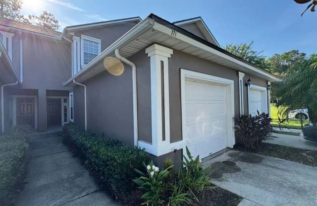 Perfectly Located 2 Bed 2.5 Bath Townhome! photos photos
