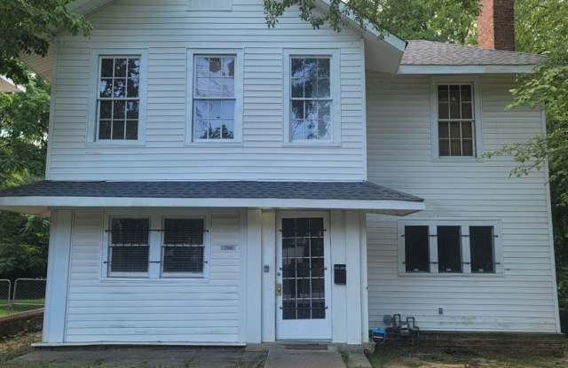 Old Shandon - SHORT TERM SUMMER RENTAL AVAILABLE - 2500 Preston Street, Columbia, SC 29205 Old Shandon - SHORT TERM SUMMER RENTAL AVAILABLE - 2500 Preston Street, Columbia, SC 29205