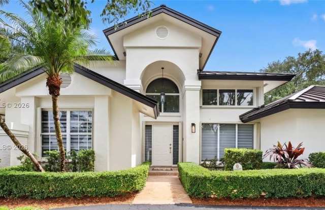 8224 SW 178th Ter Gallery 1