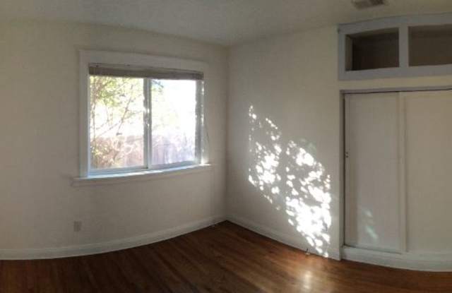 645 Thorn Street Gallery 2