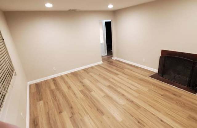 934 Cedar St Gallery 4