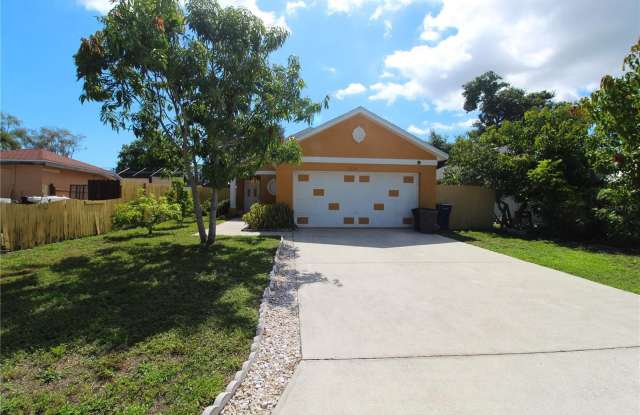 3714 17TH STREET E - 3714 17th Street East, Samoset, FL 34208