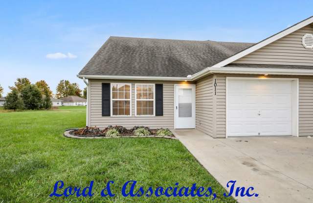 Two story, 3 Bdrm., 2 Bath Grain Valley photos photos