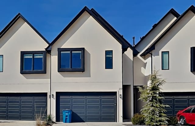 217 N Wright St photos photos