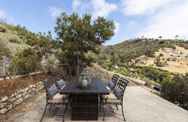 959 Oriole Dr Gallery 2