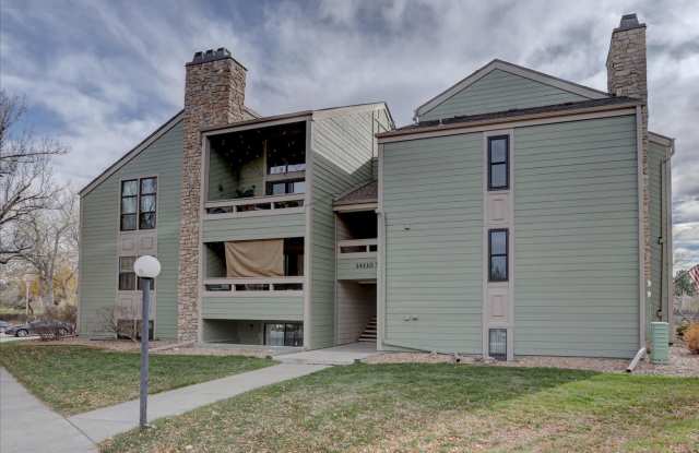 Stunning Top-Floor End Unit with Vaulted Ceilings and Modern Finishes photos photos