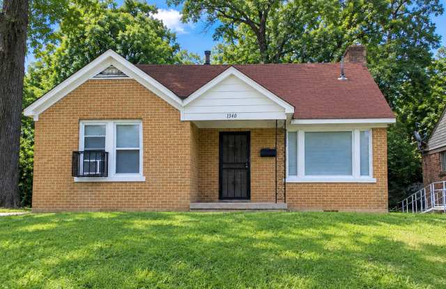 Welcome Home to 1340 S Prescott | 3 bed 2 bath Gallery 1
