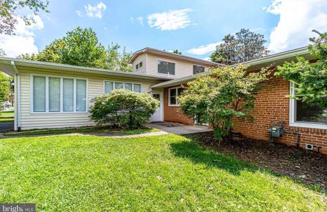 6525 BYRNES DRIVE - 6525 Byrnes Drive, McLean, VA 22101