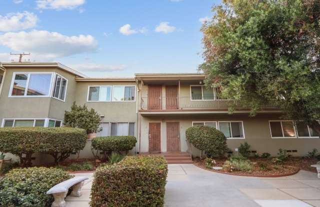Charming 1-Bedroom Apartment in a Gated Long Beach Community Gallery 1