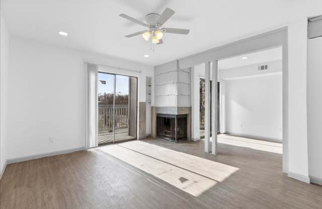 Charming 2BR Condo in Austin photos photos