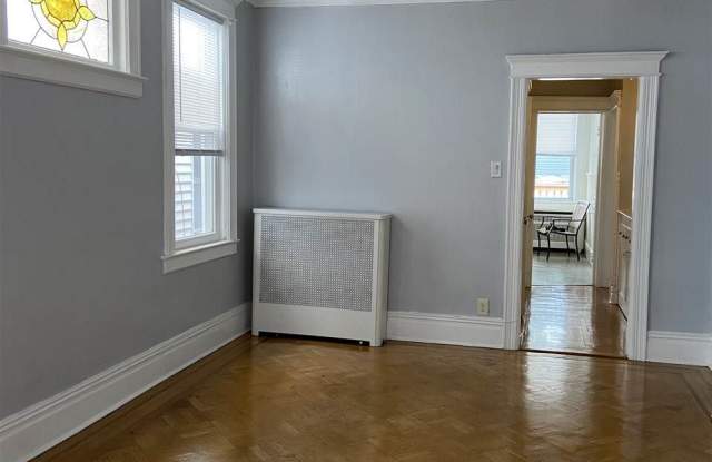 120 PARKVIEW AVE Gallery 3
