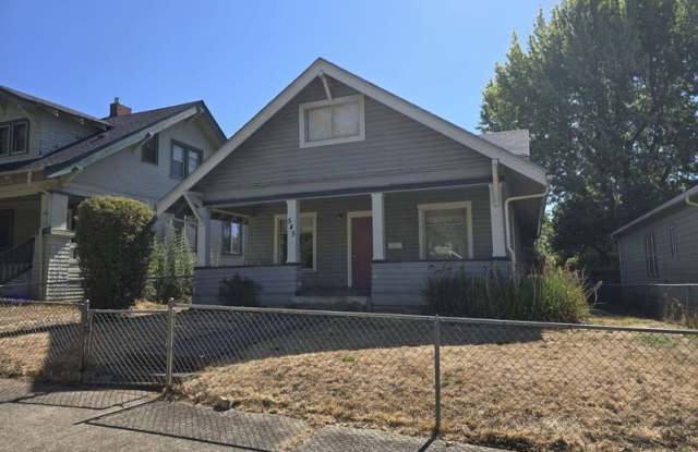 545 NE Jackson St - 545 Northeast Jackson Street, Roseburg, OR 97470