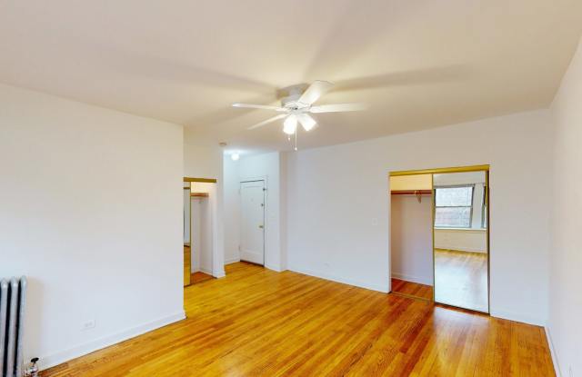 5528 S. Cornell Avenue Gallery 4