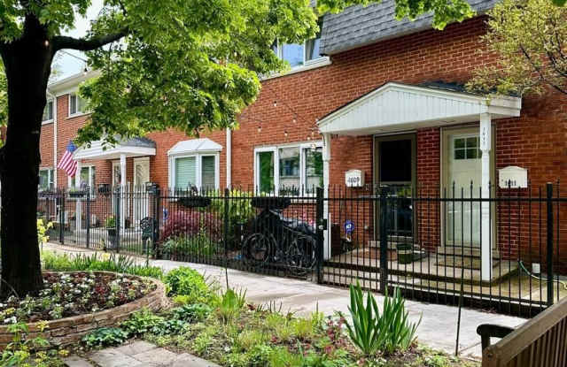 1609 W Sunnyside Avenue - 1609 West Sunnyside Avenue, Chicago, IL 60640