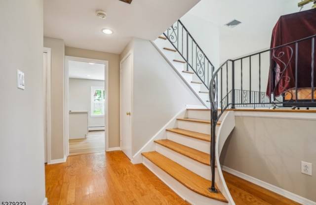 126 Sagamore Dr - 126 Sagamore Drive, New Providence, NJ 07974