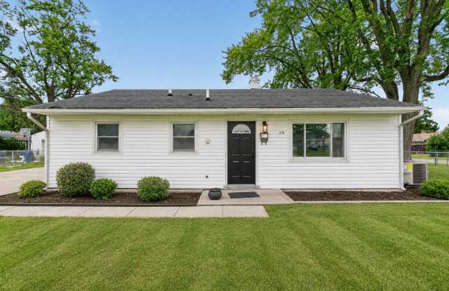Beautifully Renovated 3BR Ranch w/ Garage, Covered Patio & Fenced Yard photos photos Beautifully Renovated 3BR Ranch w/ Garage, Covered Patio & Fenced Yard photos photos