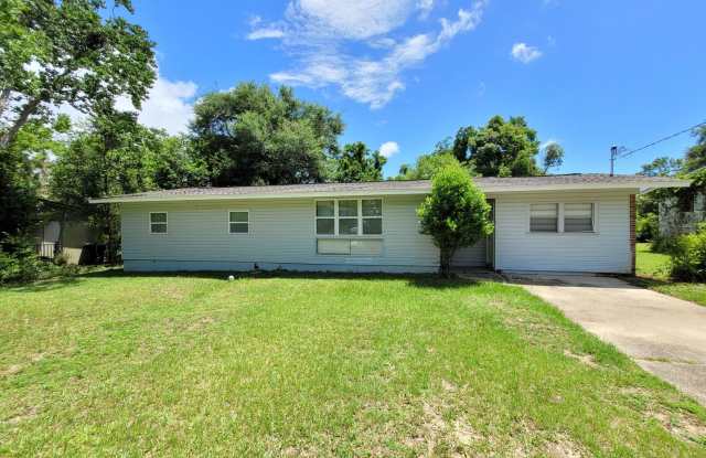 MOVE IN SPECIAL: HALF OFF first full month of rent!!! photos photos