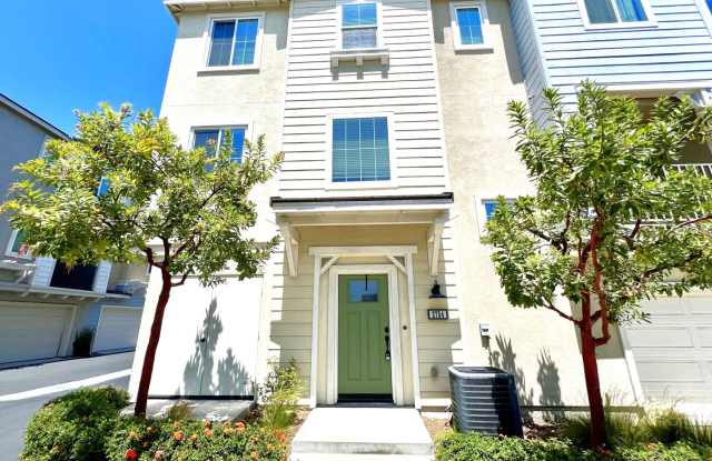 Beautiful 2 Bedroom, 2.5 Baths Townhome in Bonita Village of Pomona photos photos