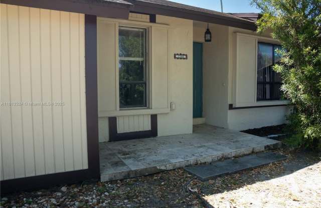 11242 SW 116th Ln - 11242 Southwest 116th Lane, Kendall, FL 33176