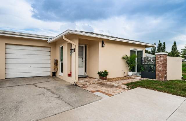 2735 SHERBROOKE Lane photos photos