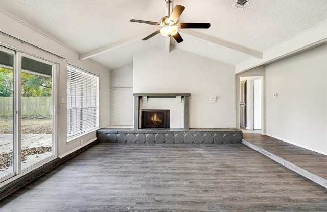 2705 Warren Lane - 2705 Warren Lane, Fort Worth, TX 76112