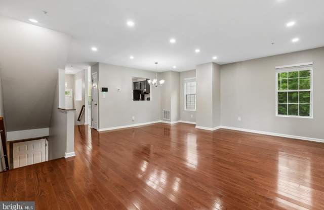 10737 KITCHENER Court Gallery 2
