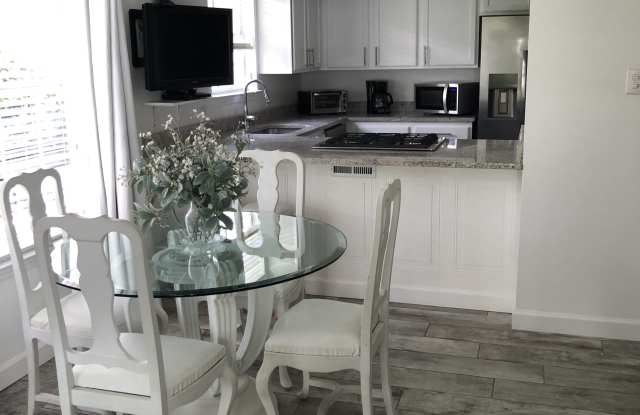 804 Crystal Wells Ct S Gallery 2