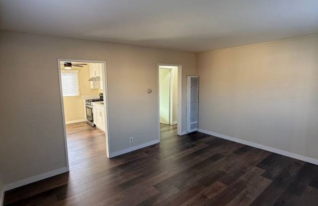 Remodeled 2 Bedroom, 1 Bathroom Unit (back side of duplex) in Sylmar! Ready for Move-In! Gallery 3