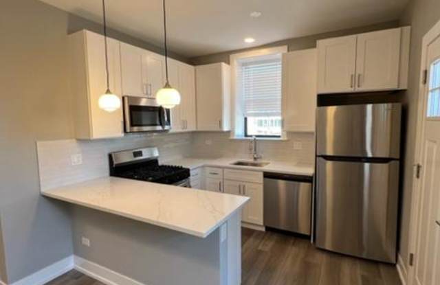 3939 N Janssen Ave photos photos