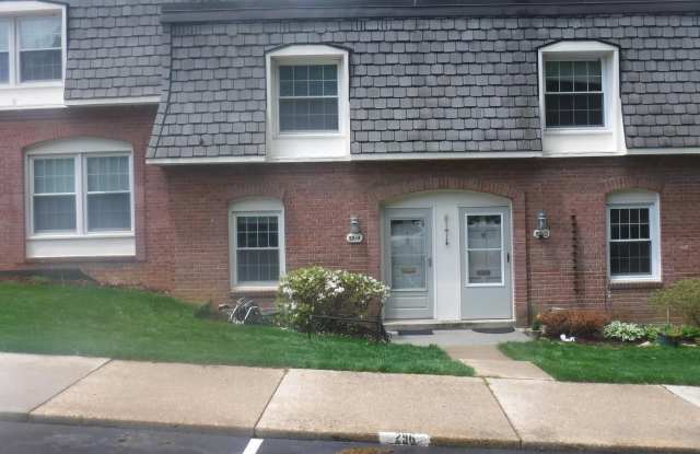 5914 MINUTEMEN ROAD - 5914 Minutemen Road, West Springfield, VA 22152