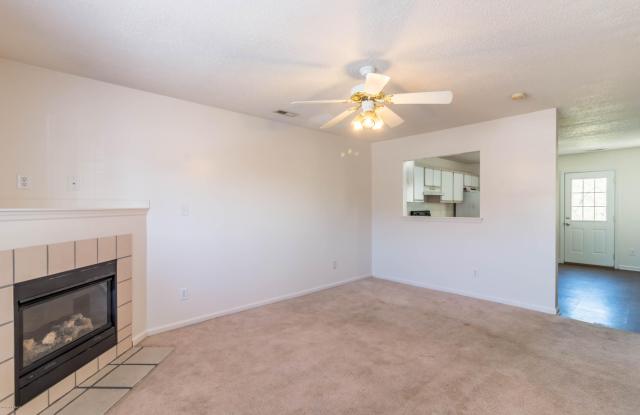 206 Pinegrove Court Gallery 2