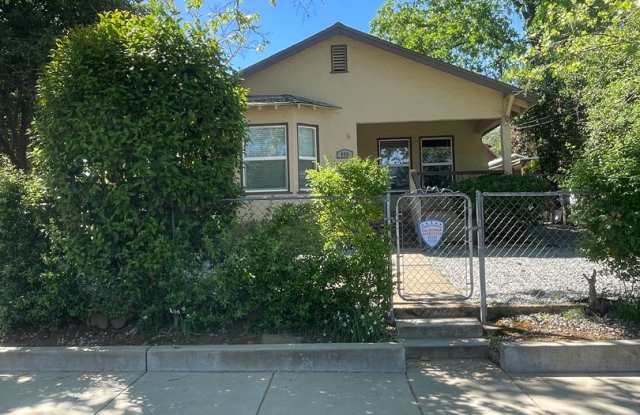 CHARMING 2 BED 1 BATH VICTORIAN HOME photos photos