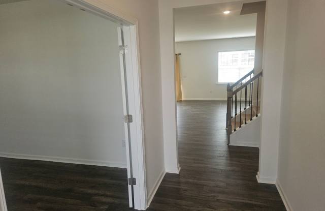 Beautiful! 4br/3ba home in wonderful new community! Available Now! Gallery 3