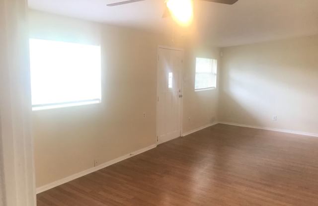 5814 LeGrande Street W Gallery 3