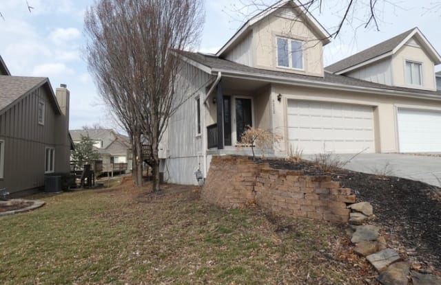 8212 North Revere Court - 8212 North Revere Court, Kansas City, MO 64151