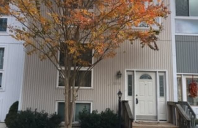 3076 Sugar Lane - 3076 Sugar Ln, Oakton, VA 22124