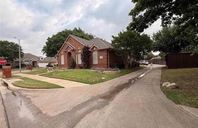 8640 Woodcreek Drive Gallery 3