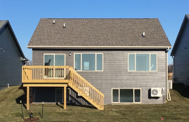 1100 NE 21st St - 1100 Northeast 21st Street, Grimes, IA 50111